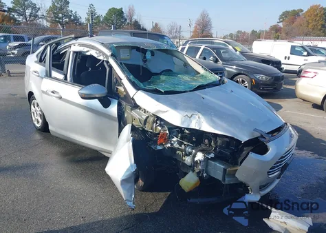 2015 Ford Fiesta Se z USA, uszkodzony, nr VIN 3FADP4BJ8FM191074